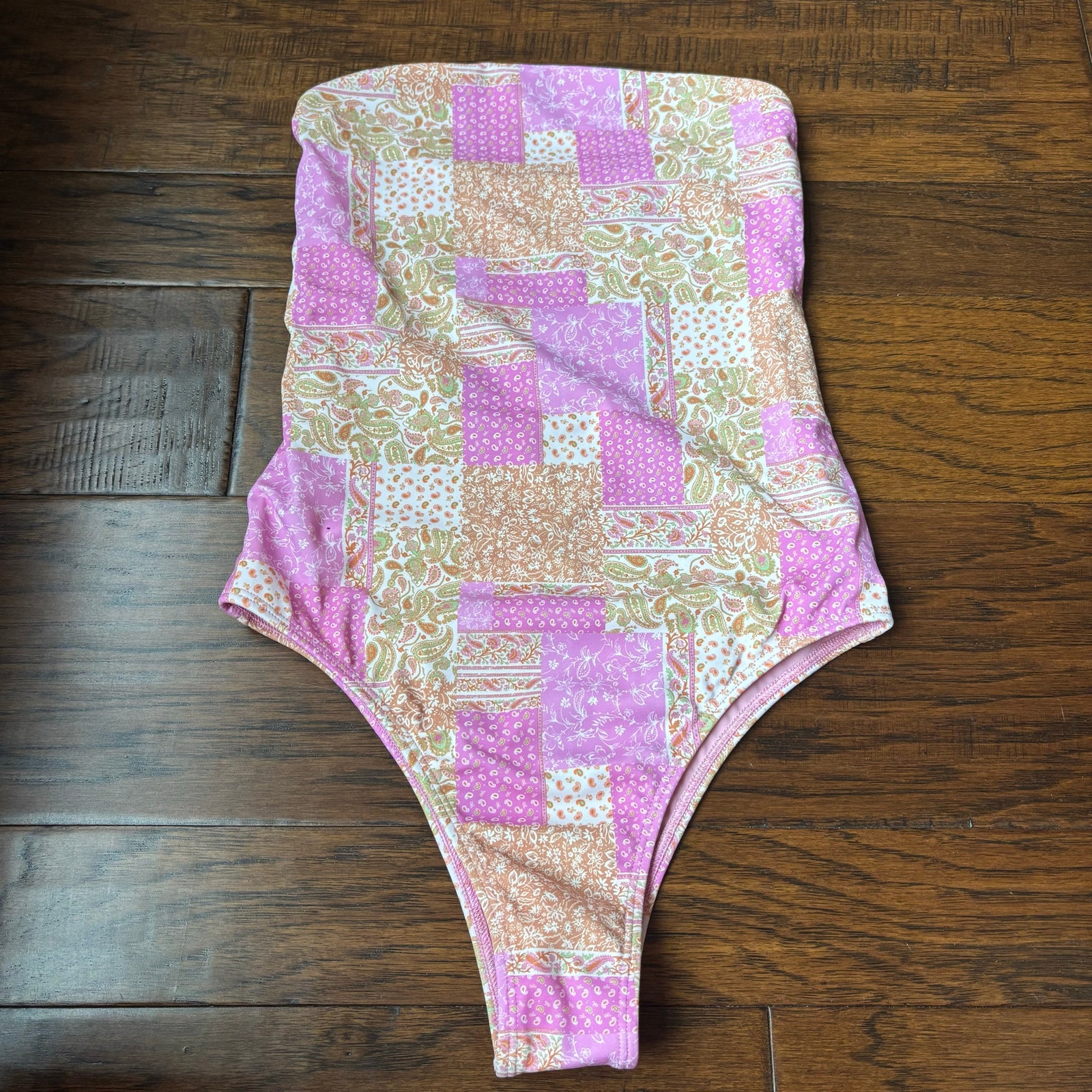 Nwt Elysiian Aliso One Piece Swimsuit Strapless Pink Paisley Xs Bathing Suit — image 3 of 7